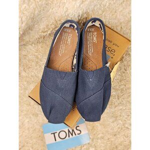 TOMS Classic Canvas Navy Slip On, Size 5.5